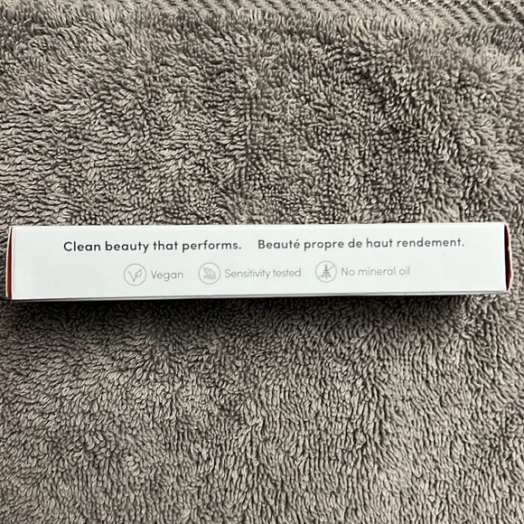 Jane Iredale Black Mascara - Picture 2 of 3